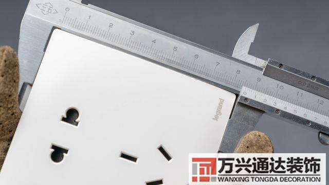 裝修開關裝修開關插座布局圖